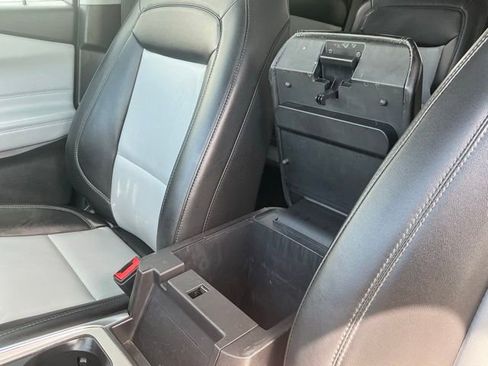 Used 2023 Ford Explorer XLT w/ Equipment Group 202A AWD/4WD image 31