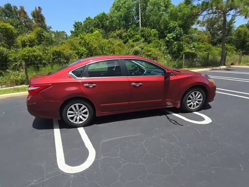 Used 2017 Nissan Altima 2.5 S w/ Power Driver Seat Package FWD image 2