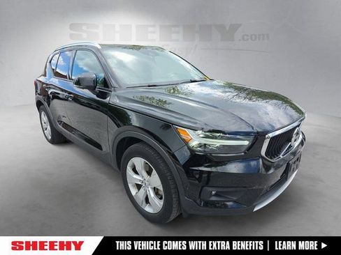 Used 2019 Volvo XC40 T5 Momentum AWD/4WD image 1