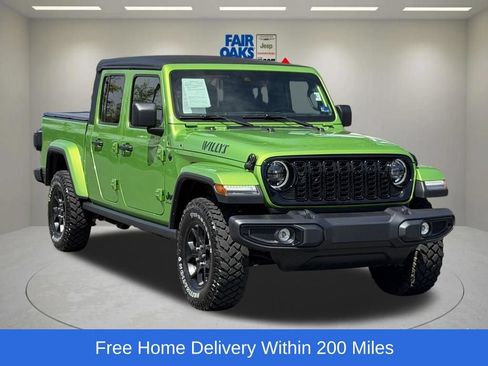 Certified 2025 Jeep Gladiator Sport AWD/4WD image 1