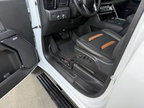 Used 2024 GMC Sierra 2500 AT4 w/ AT4 Premium Plus Package AWD/4WD image 13