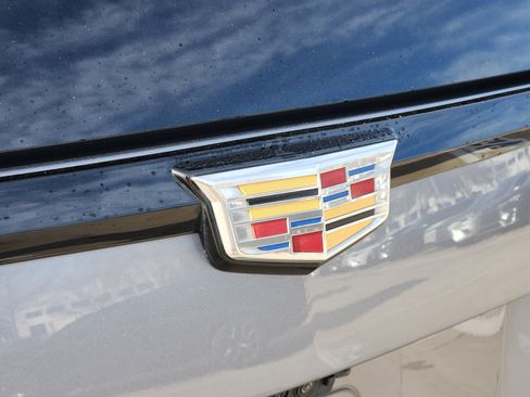 Used 2020 Cadillac Escalade ESV Premium Luxury image 12