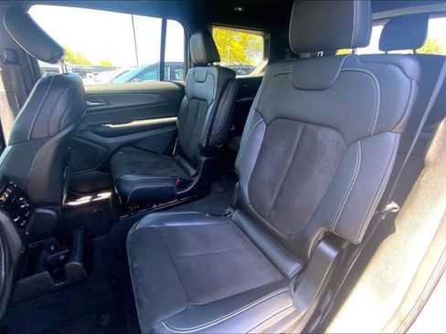 Certified 2025 Jeep Grand Cherokee L Altitude AWD/4WD image 20
