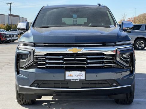 New 2026 Chevrolet Suburban Premier image 7