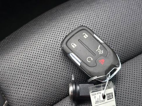 Used 2023 GMC Acadia SLT image 30