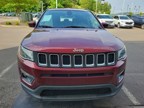 Used 2021 Jeep Compass Latitude FWD image 2