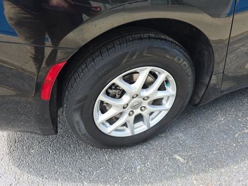 Used 2022 Chrysler Pacifica Touring-L image 44