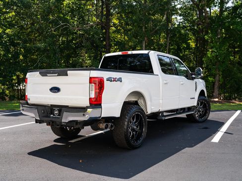 Used 2019 Ford F250 Lariat w/ Lariat Value Package AWD/4WD image 2
