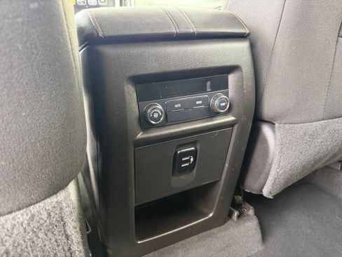 Used 2018 Chevrolet Traverse LT image 29