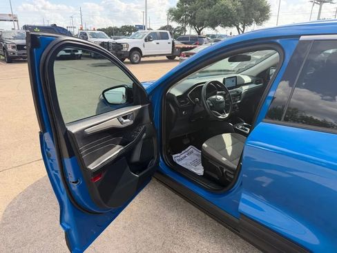 Used 2021 Ford Escape SE w/ Cold Weather Package AWD/4WD image 23