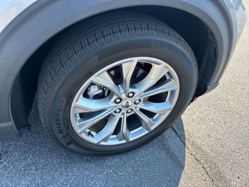 Used 2023 Ford Explorer XLT w/ Equipment Group 202A RWD image 16
