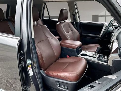 Used 2015 Toyota 4Runner Limited AWD/4WD image 26