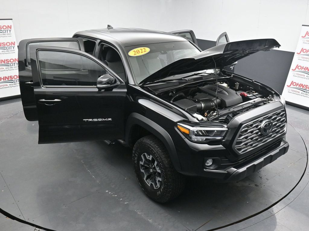 Used 2022 Toyota Tacoma TRD Off-Road AWD/4WD image 40