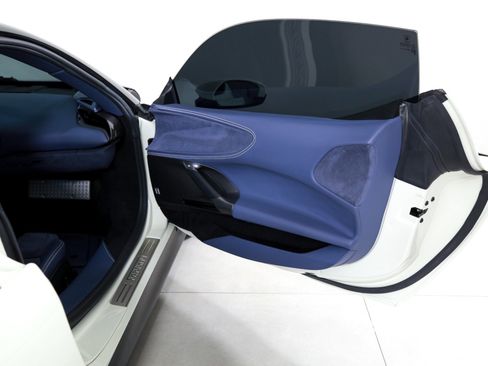 Used 2022 Ferrari SF90 Stradale image 17