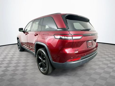Certified 2023 Jeep Grand Cherokee Altitude AWD/4WD image 8