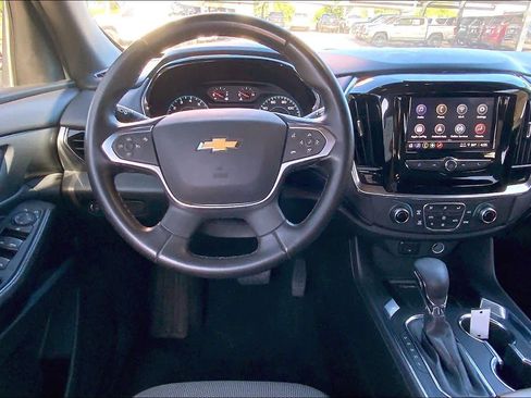 Used 2023 Chevrolet Traverse LT FWD image 6