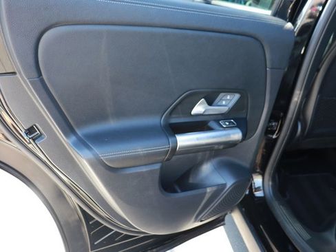 Used 2025 Mercedes-Benz GLA 250 image 13