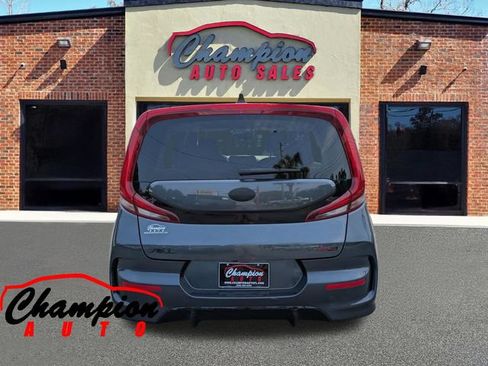 Used 2020 Kia Soul GT-Line FWD image 5