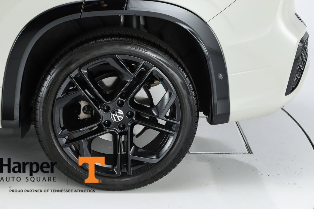 Used 2025 Volkswagen Tiguan SE R-Line FWD image 45