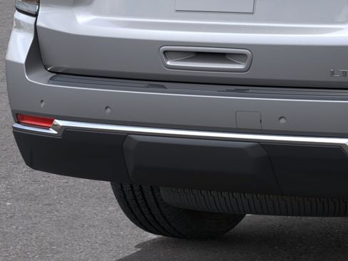 New 2026 Chevrolet Suburban LT RWD image 14