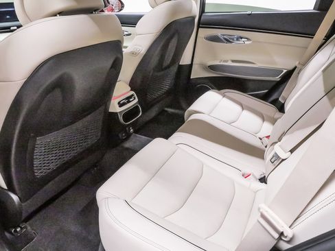 Certified 2023 Genesis GV70 2.5T Advanced w/ Advanced Package image 11