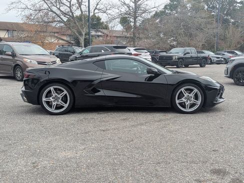 Used 2021 Chevrolet Corvette Stingray Coupe w/ 1LT image 8