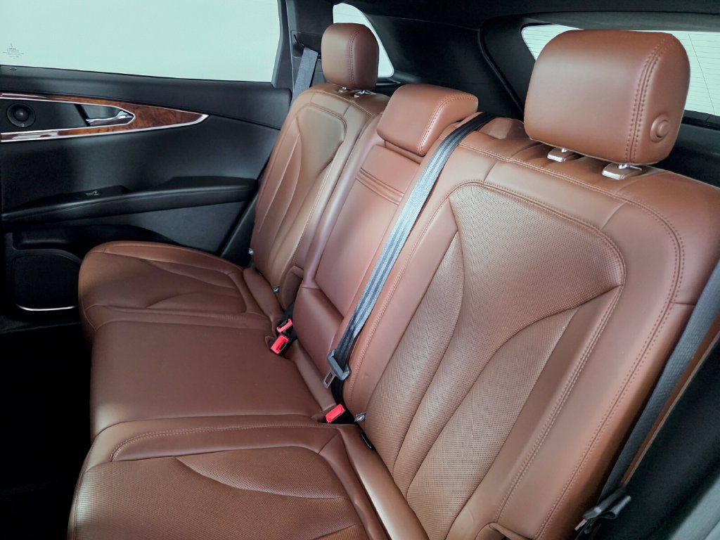 Used 2019 Lincoln Nautilus Reserve AWD/4WD image 16
