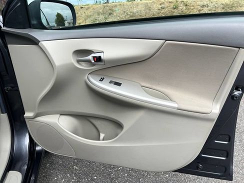 Used 2010 Toyota Corolla LE FWD image 30