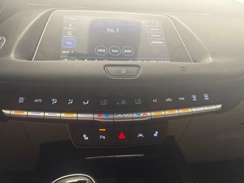Used 2021 Cadillac XT4 Luxury w/ Cold Weather Package FWD image 25
