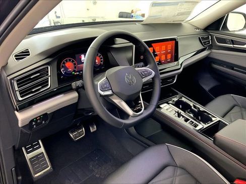 New 2026 Volkswagen Atlas Peak Edition image 7