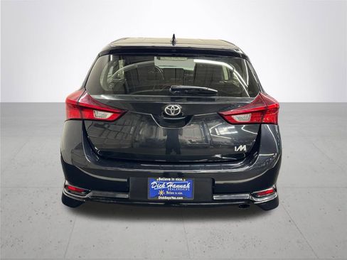 Used 2018 Toyota Corolla iM image 5