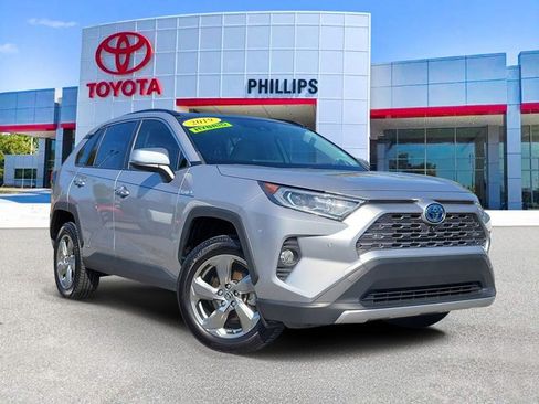 Used 2019 Toyota RAV4 Limited image 1