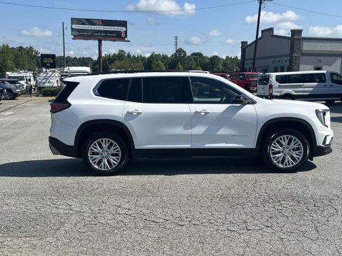 Used 2026 GMC Acadia Elevation w/ Elevation Premium Package FWD image 2