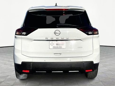 Used 2024 Nissan Rogue S image 6