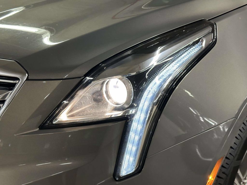 Used 2019 Cadillac XT5 Luxury FWD image 9