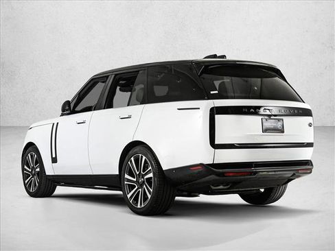 Used 2023 Land Rover Range Rover SE AWD/4WD image 8