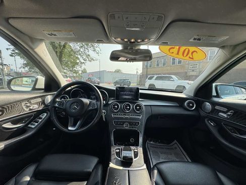 Used 2021 Nissan Versa SV image 37