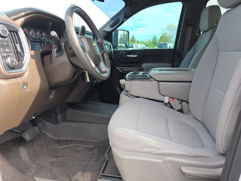 Used 2022 Chevrolet Silverado 2500 LT AWD/4WD image 13