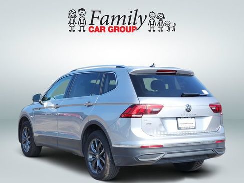Used 2024 Volkswagen Tiguan SE FWD image 3