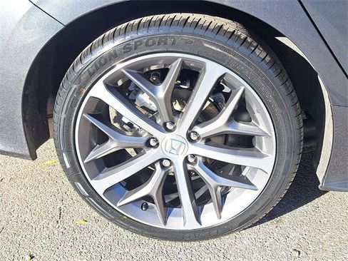 Used 2022 Honda Civic Touring image 7