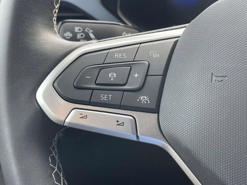 Certified 2023 Volkswagen Taos SE FWD image 24
