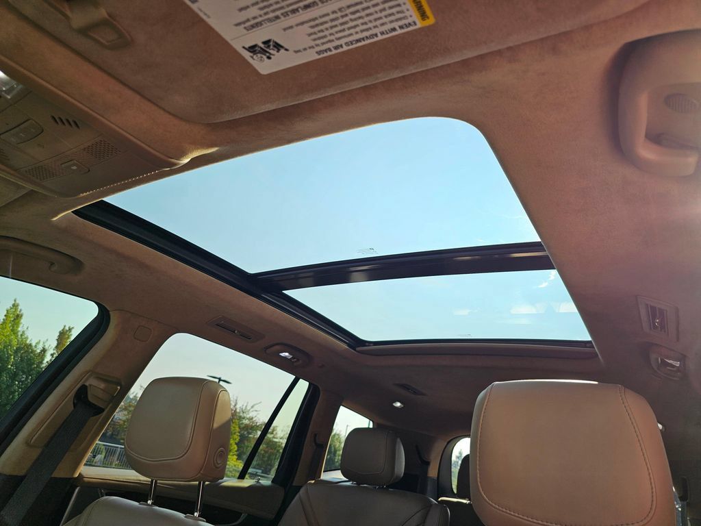 Certified 2023 Cadillac XT6 Sport w/ Platinum Package AWD/4WD image 24