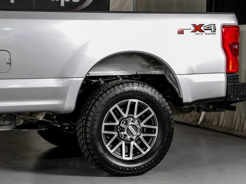 Used 2018 Ford F350 Lariat w/ Lariat Ultimate Package AWD/4WD image 13