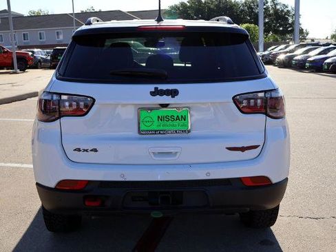 Used 2025 Jeep Compass Trailhawk w/ Trailer Tow Group AWD/4WD image 8