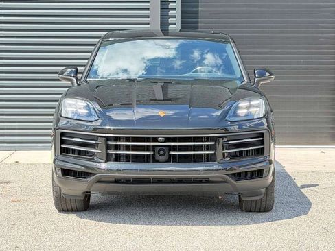 Certified 2024 Porsche Cayenne AWD/4WD image 25
