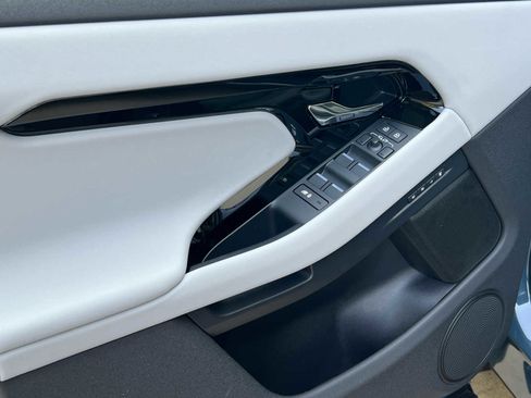 Certified 2025 Land Rover Range Rover Evoque S image 15