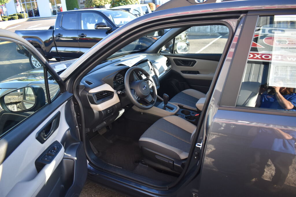 Used 2025 Subaru Forester AWD/4WD image 18