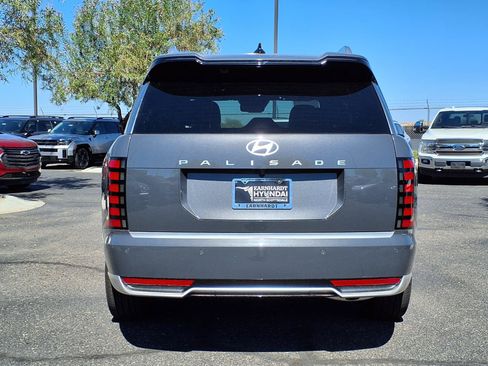 New 2026 Hyundai Palisade Calligraphy FWD image 5