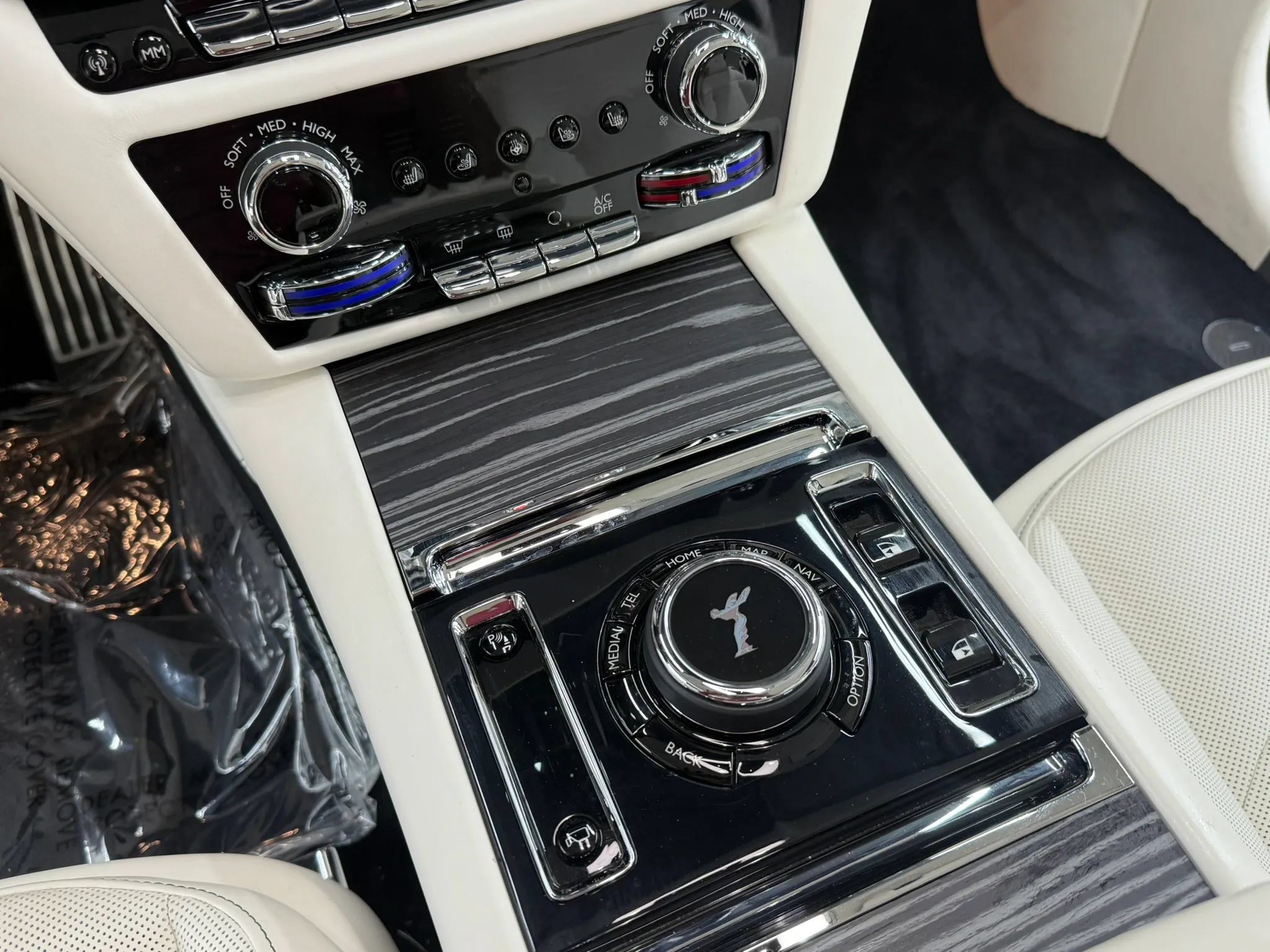 Used 2025 Rolls-Royce Spectre AWD/4WD image 25