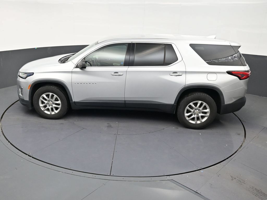Used 2022 Chevrolet Traverse LS FWD image 12